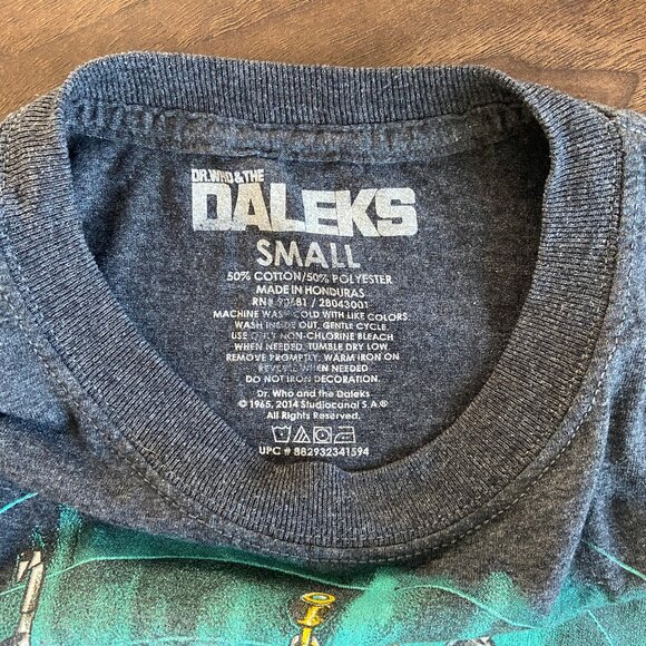 Dr. Who & The Daleks Graphic Tee - Size S - Picture 3 of 3